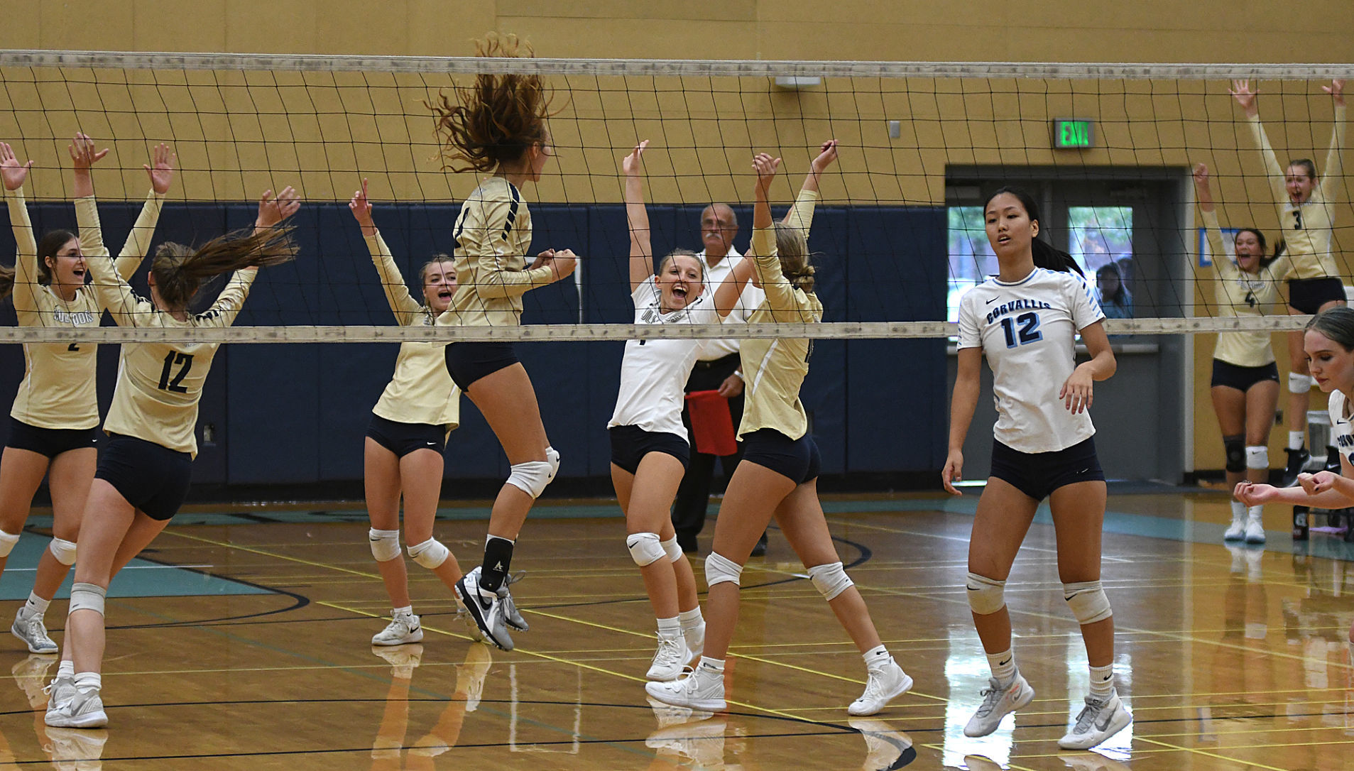 West vs Corvallis Vbll06-my